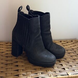 Black Women's Suede Ankle Boots